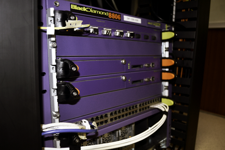 ¿Por qué falla la conexión a internet en la UAA?