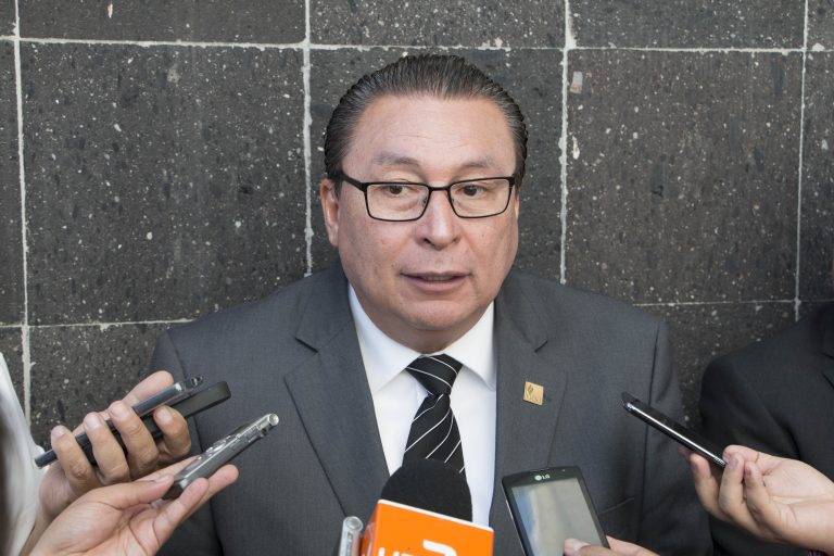 Rector promete dejar la UAA sin deudas