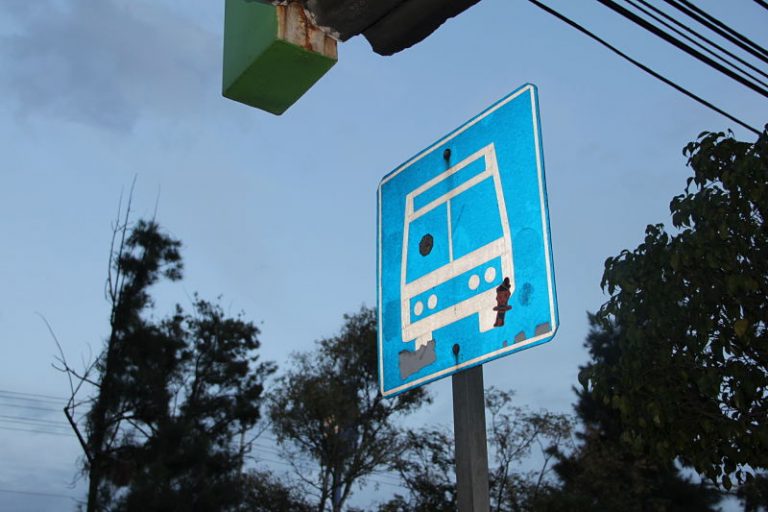 Urbanos van a paro, otra vez. Gobierno responde con amenaza