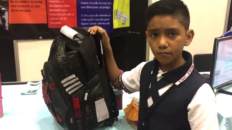 Inseguridad en Tamaulipas impulsa a niño a inventar mochila antibalas