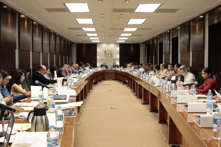 Rector promete más transparencia en la UAA