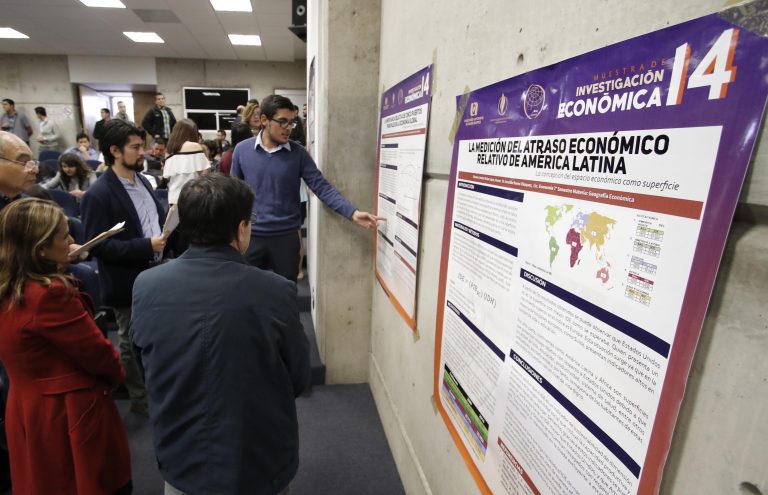 Economista de la UAA pide impulsar industria en los municipios