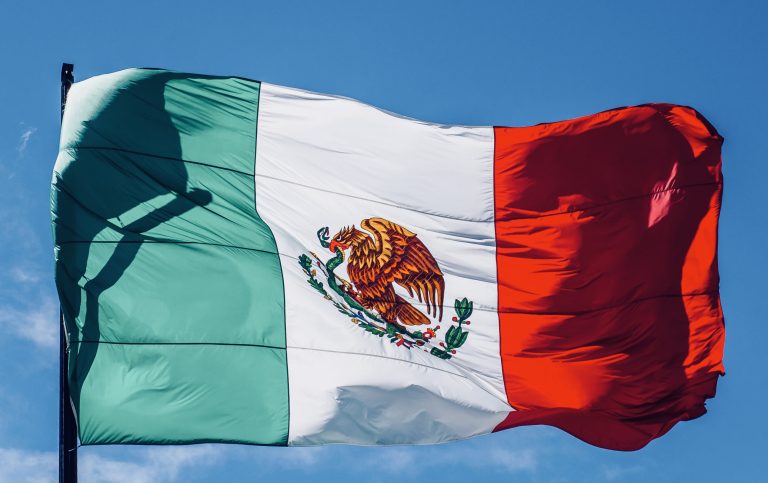 Bandera de México, Algunos Apuntes en su Día