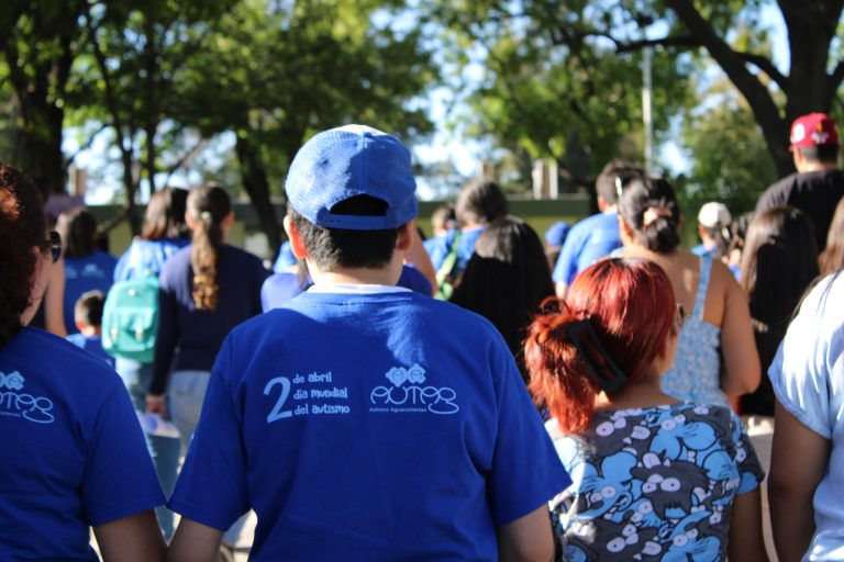 Conoce Sobre el Autismo con la Visita de AUTAG en la Universidad