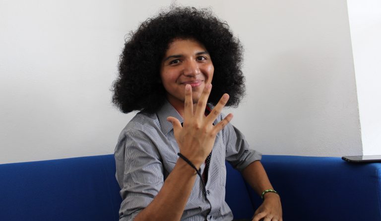 Sebastián, estudiante de diseño y promotor de lucha libre