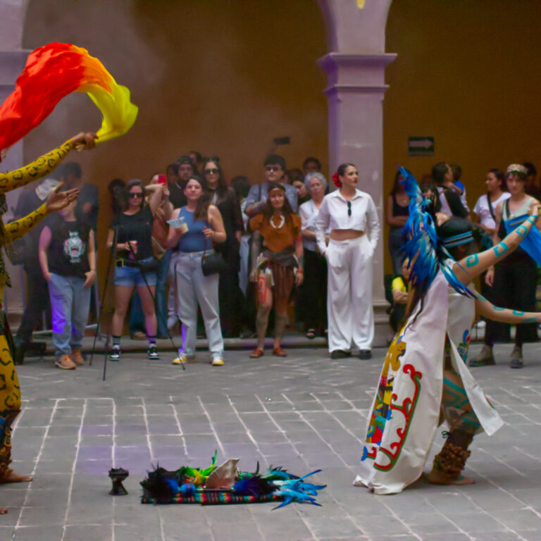 Prehispanic Karbert toma el Cuartel del Arte
