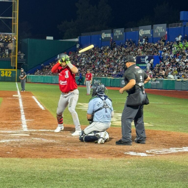 Toros de Tijuana Iguala la Serie