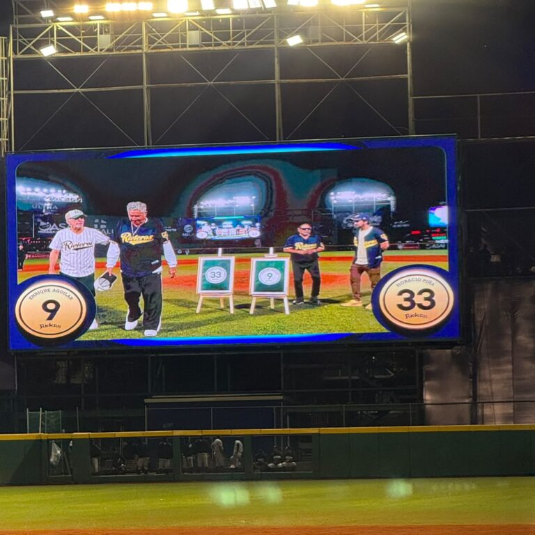 Sultanes se Lleva el Triunfo en el Homenaje a Piña y Aguilar